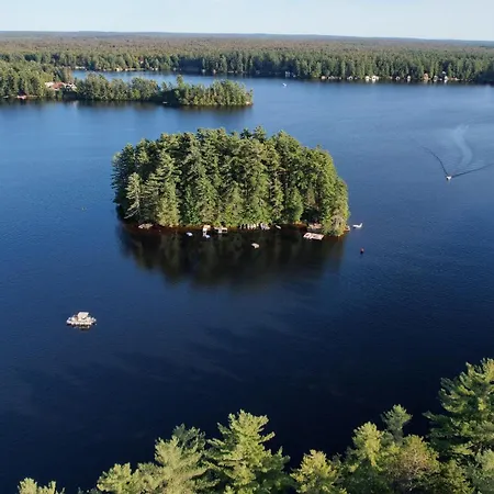 Grant Island Waterfront Cottage Brantingham Lk - Hottub, Pontoon Boat, Pets
